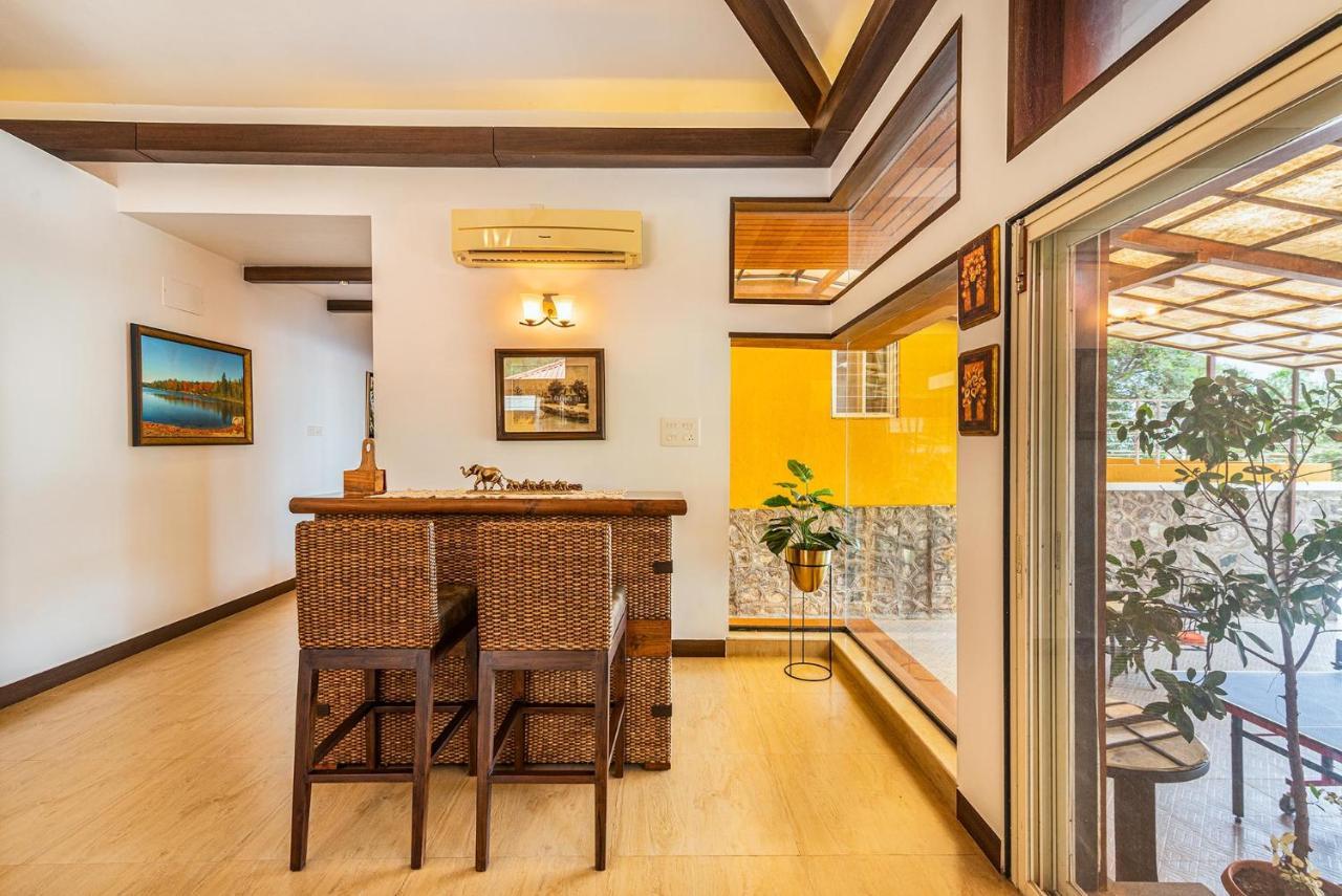 Ekam Lake House By Stayvista With Mountain & Lake Views, Outdoor Jacuzzi, Sauna, Modern Amenities & Kitchen Garden Pune Esterno foto